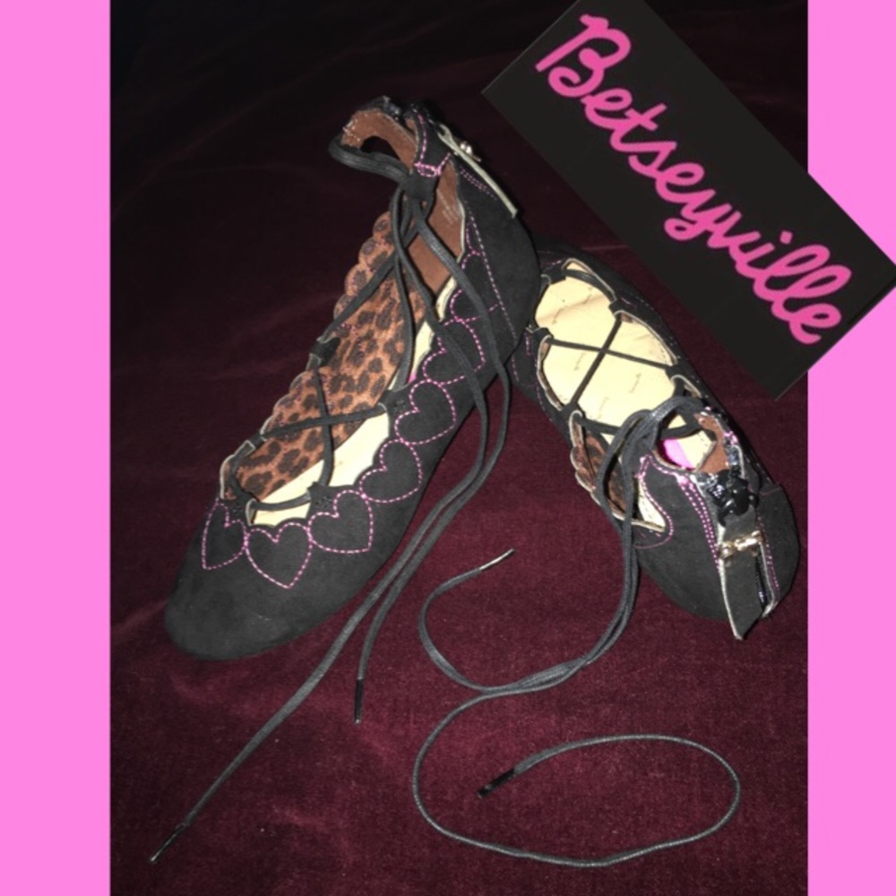 🆕Sz2&4 Betsey Johnson Lace-Up Flats Gillies - Picture 2 of 8